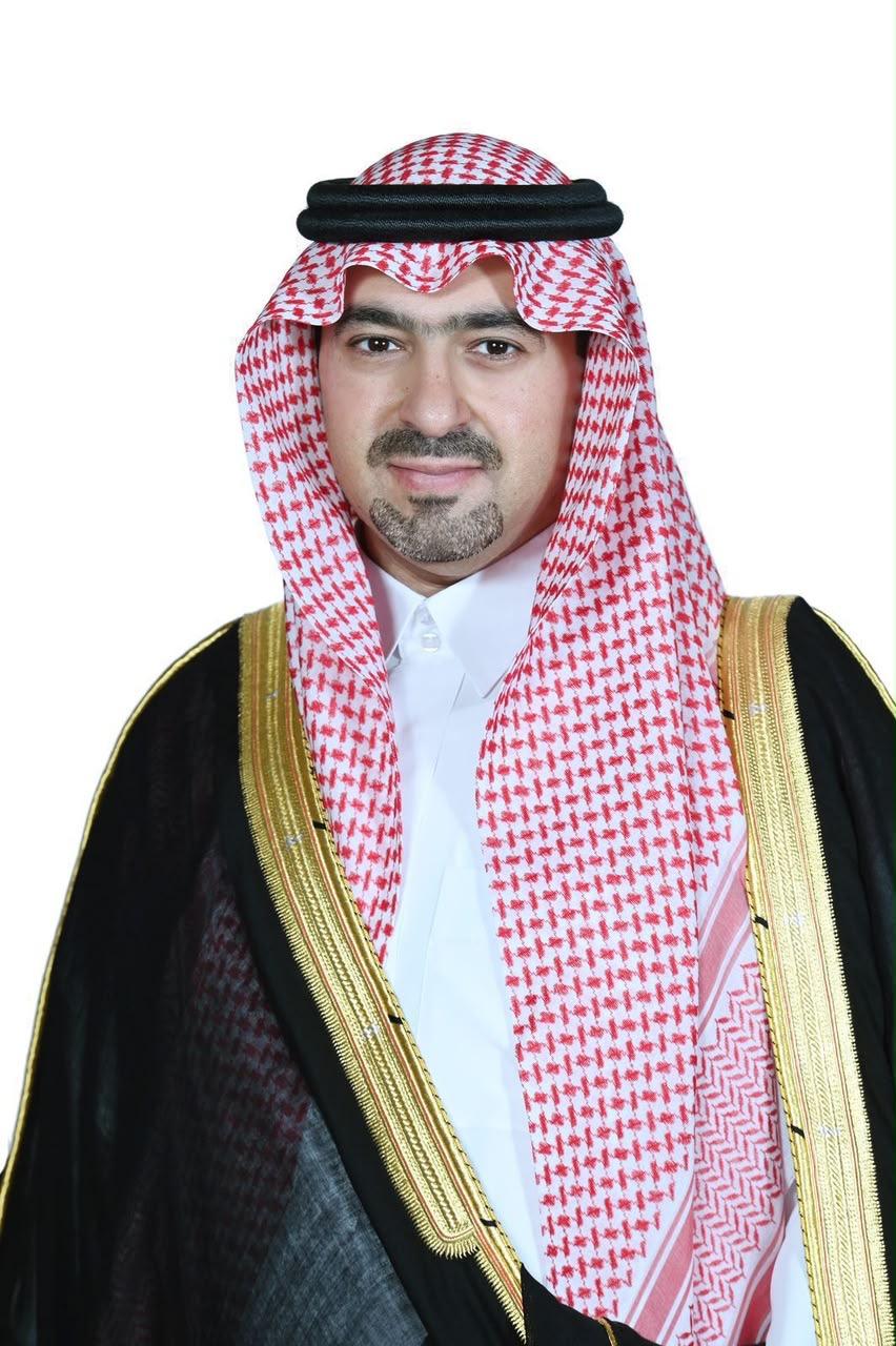 نائب أمير منطقة تبوك يواسى أسرة القويزاني في وفاة فقيدها  