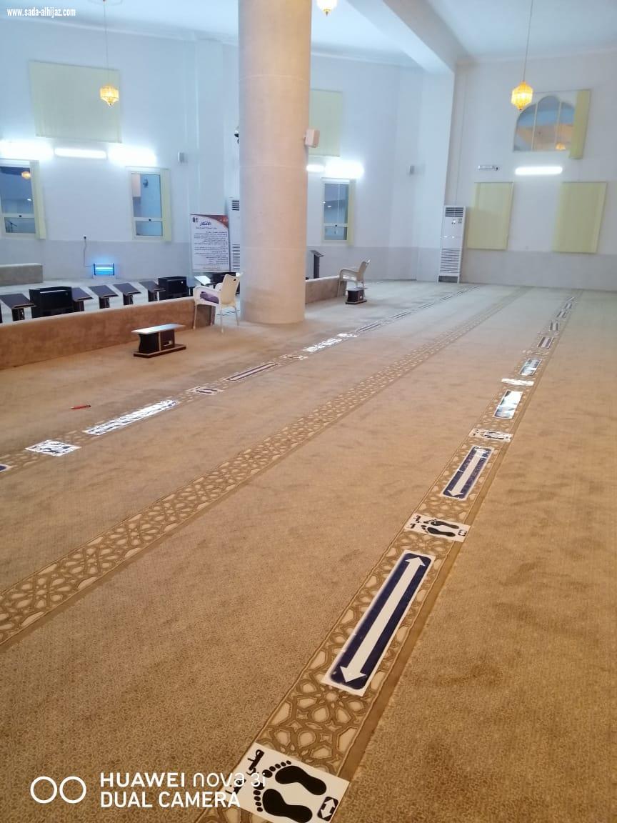 جمعية اليقظة النسائية بالشراكة المجتمعية مع شركاء النجاح فريق إحسان الطائف التطوعي والفن لمسة للطباعة والتغليف والهدايا في ( مبادرة بيوت الله عامرة لتطهير وتعقيم المساجد )