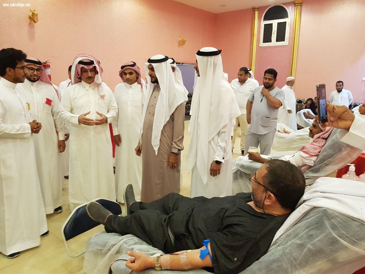 تحت شعار  قطرة ماء تحيي الأرض وقطرة دم تحيي نفس   محافظ صامطة يدشن حملة التبرع بالدم التي أطلقها نادي الحزم للتوستماسترز بالتعاون مع مستشفى صامطة العام