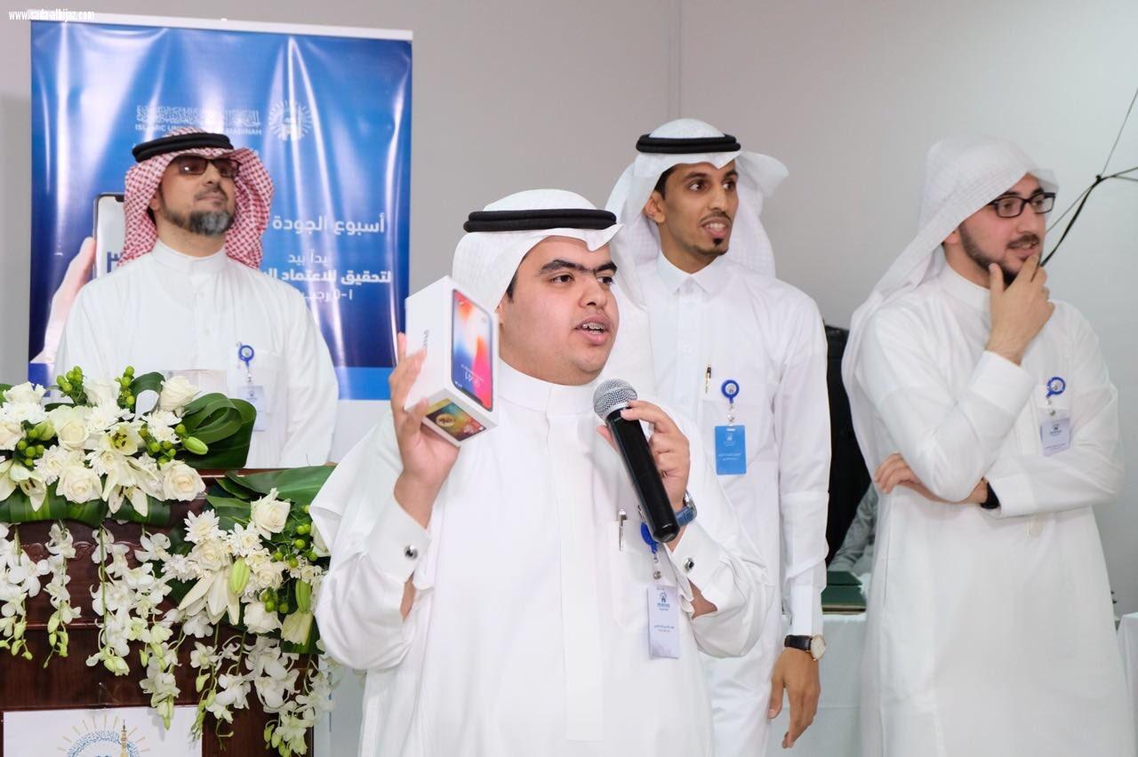 تجاوز زواره (١٤) ألف زائر *معرض 