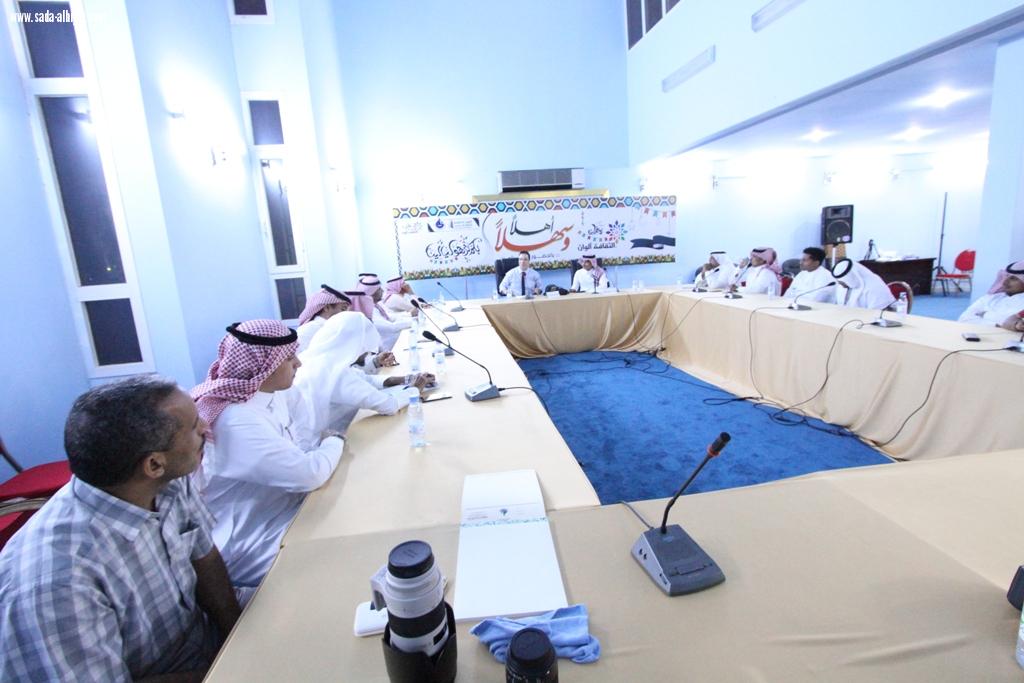 حضرها عدد من طلاب الدراسات العليا والنقاد د شكري يتحدث عن الشعرية الموزعة في زمن التكثيف