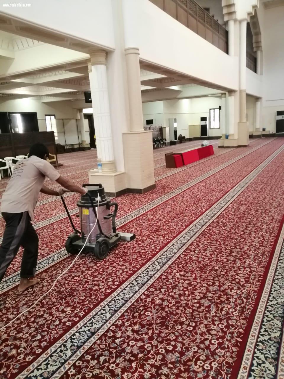 مدير عام فرع الوزارة في منطقة جازان الشيخ أسامة مدخلي يوجه بصيانة وتعقيم المساجد ومرافقها 