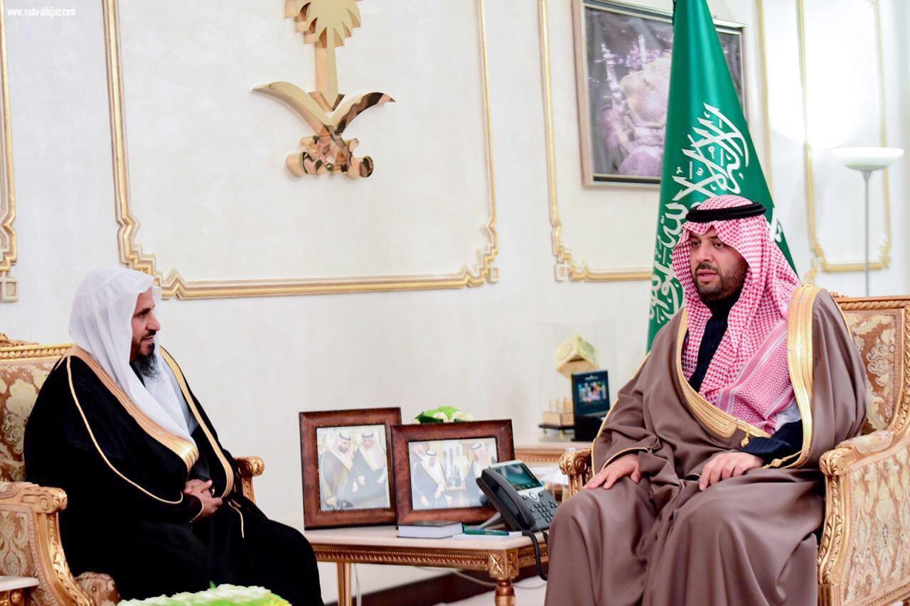أمير منطقة الحدود الشمالية يستقبل مدير عام فرع وزارة الشؤون الإسلامية بالمنطقة 