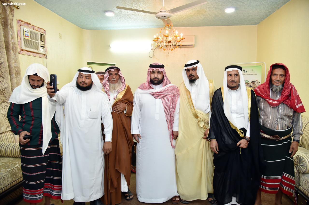 الأمير محمد بن عبدالعزيز يتفقد مراكز الكدمي ووساع والجوين ووادي رزان