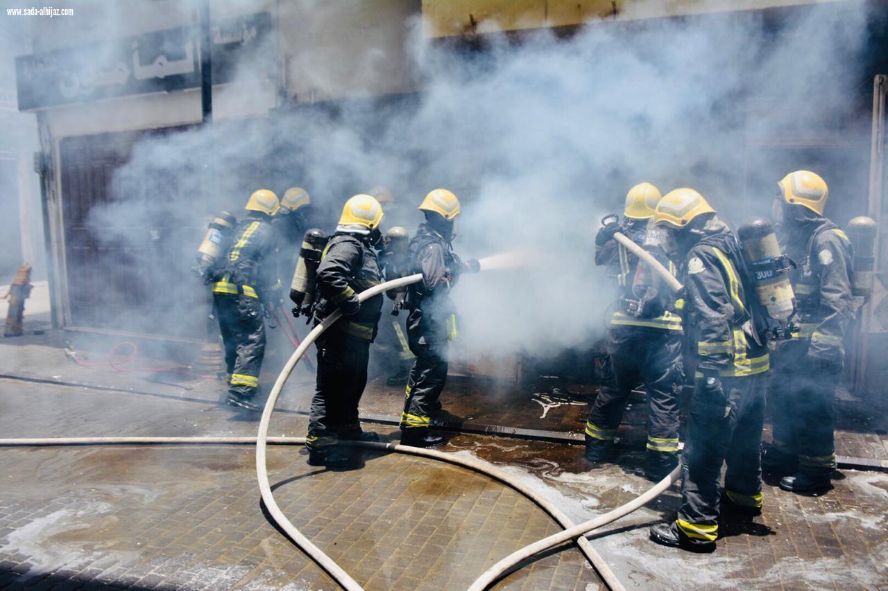 مدني جدة يسيطر على حريق محل تجاري دون اصابات في الارواح