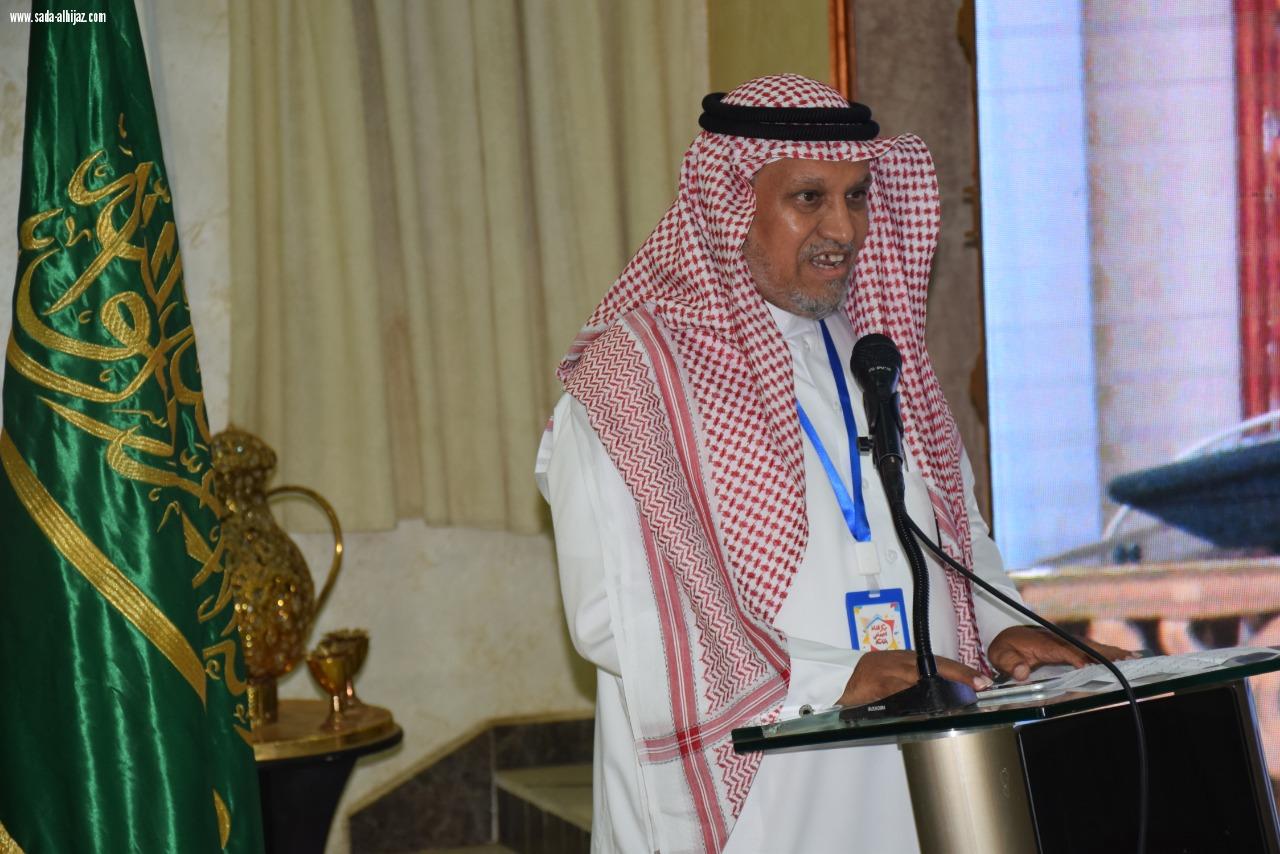 بحضور عدد من المسؤولين والمشايخ محافظ محافظة الطوال بالنيابة يدشن مركز النشاط الإجتماعي بالمباركة.