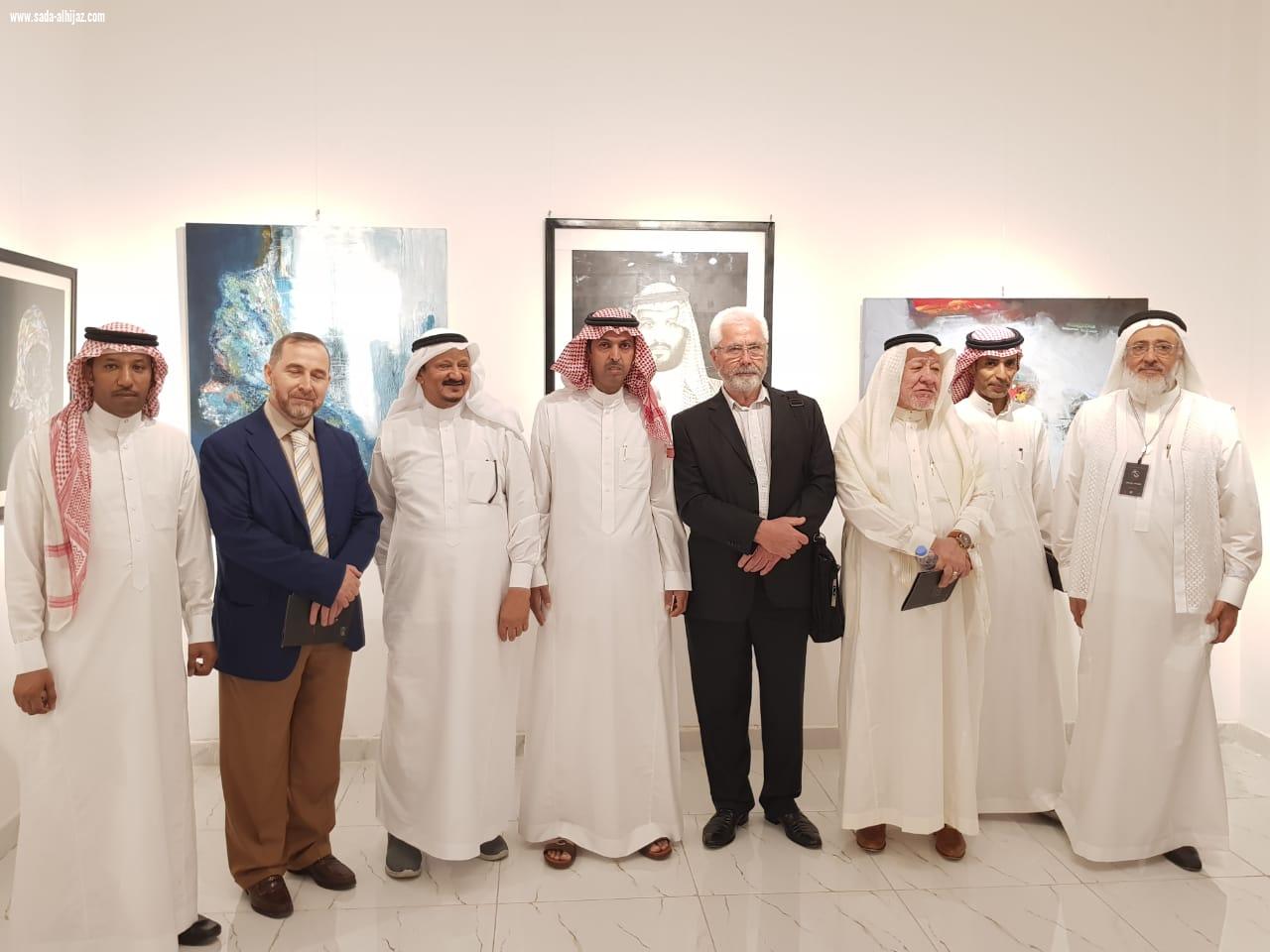 آل صبيح  يفتتح المعرض التشكيلي بصمات فن ٢