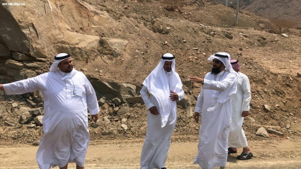 محافظ الكامل يوجه بسفلتة وصيانة الطرق بالمحافظة