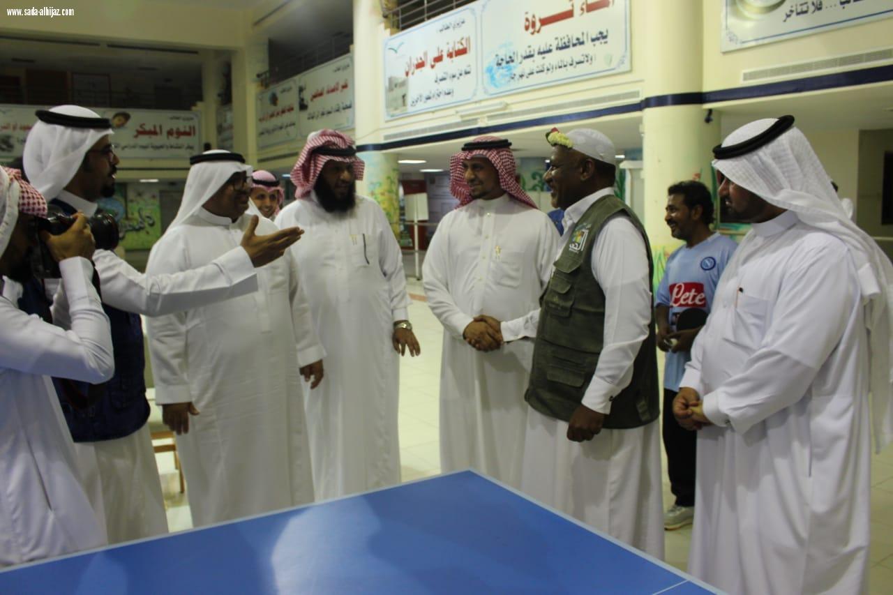 مدير التعليم بجازان د. عسيري الاحوس يزور نادي حي الحصمه