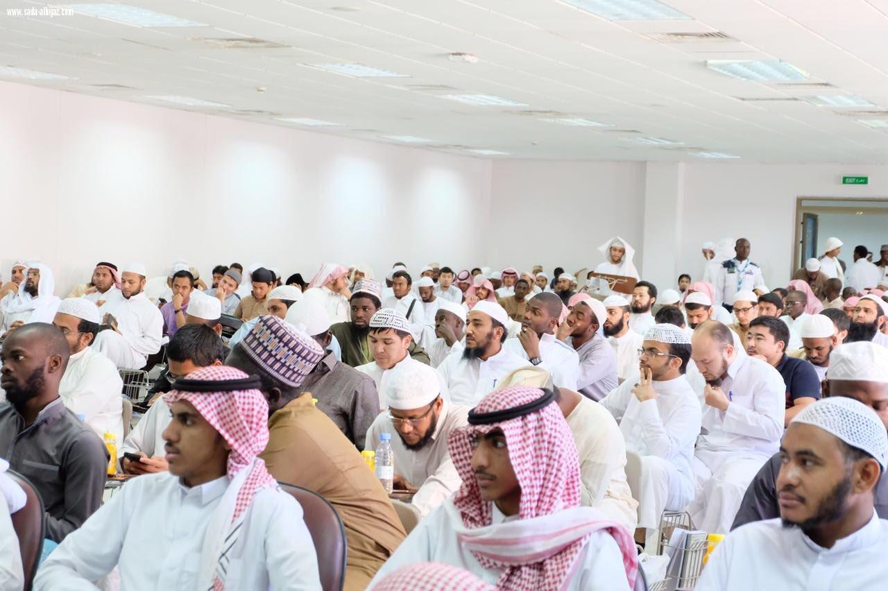 تجاوز زواره (١٤) ألف زائر *معرض 