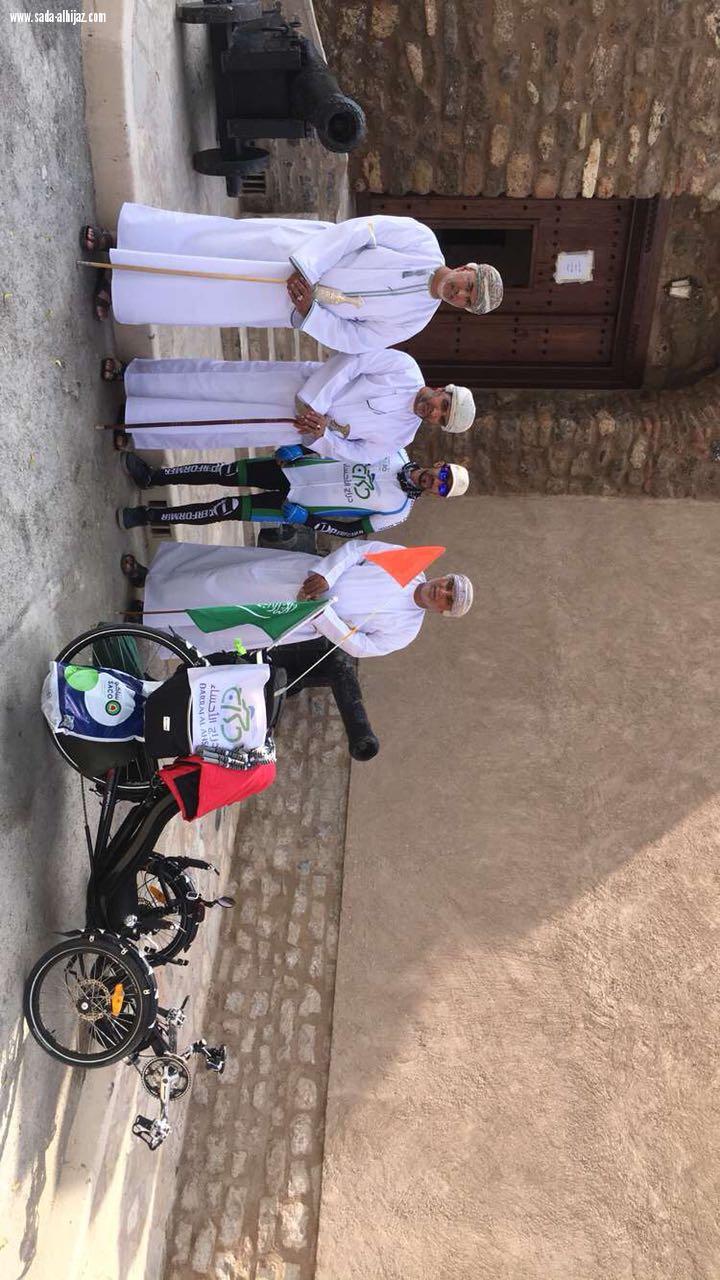 شبكة نادي الصحافة السعودي تستضيف أول رحالة عربي يقطع دول الخليج بدراجته في ستة أيام