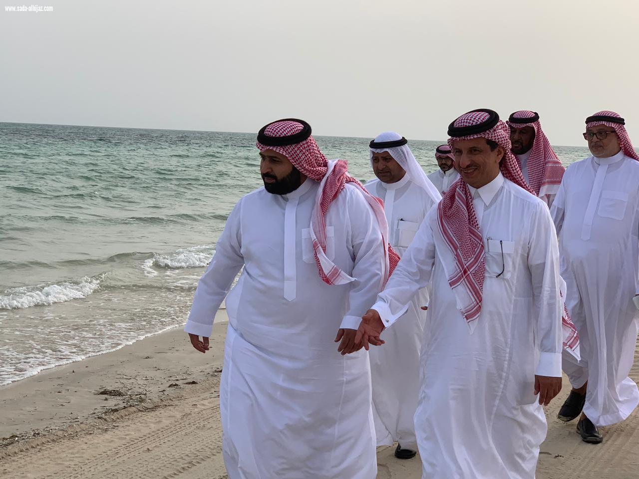 نائب أمير جازان والخطيب في جولة بقرية القصار ومحمية فرسان وشواطئ فرسان