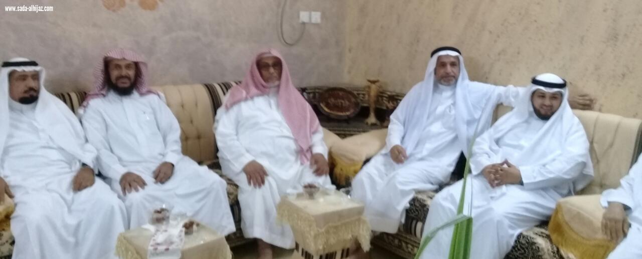 في ليلة الوفاء مشايخ واعيان بني حمد بمحافظة الطوال يكرمون الفيفي بمناسبة تقاعده