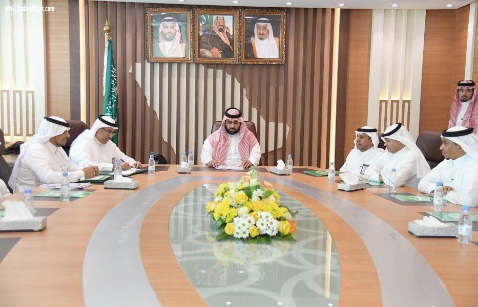 نائب امير جازان يستقبل مدير هيئة الرياضة بجازان ورؤساء الأندية الرياضية في المنطقة