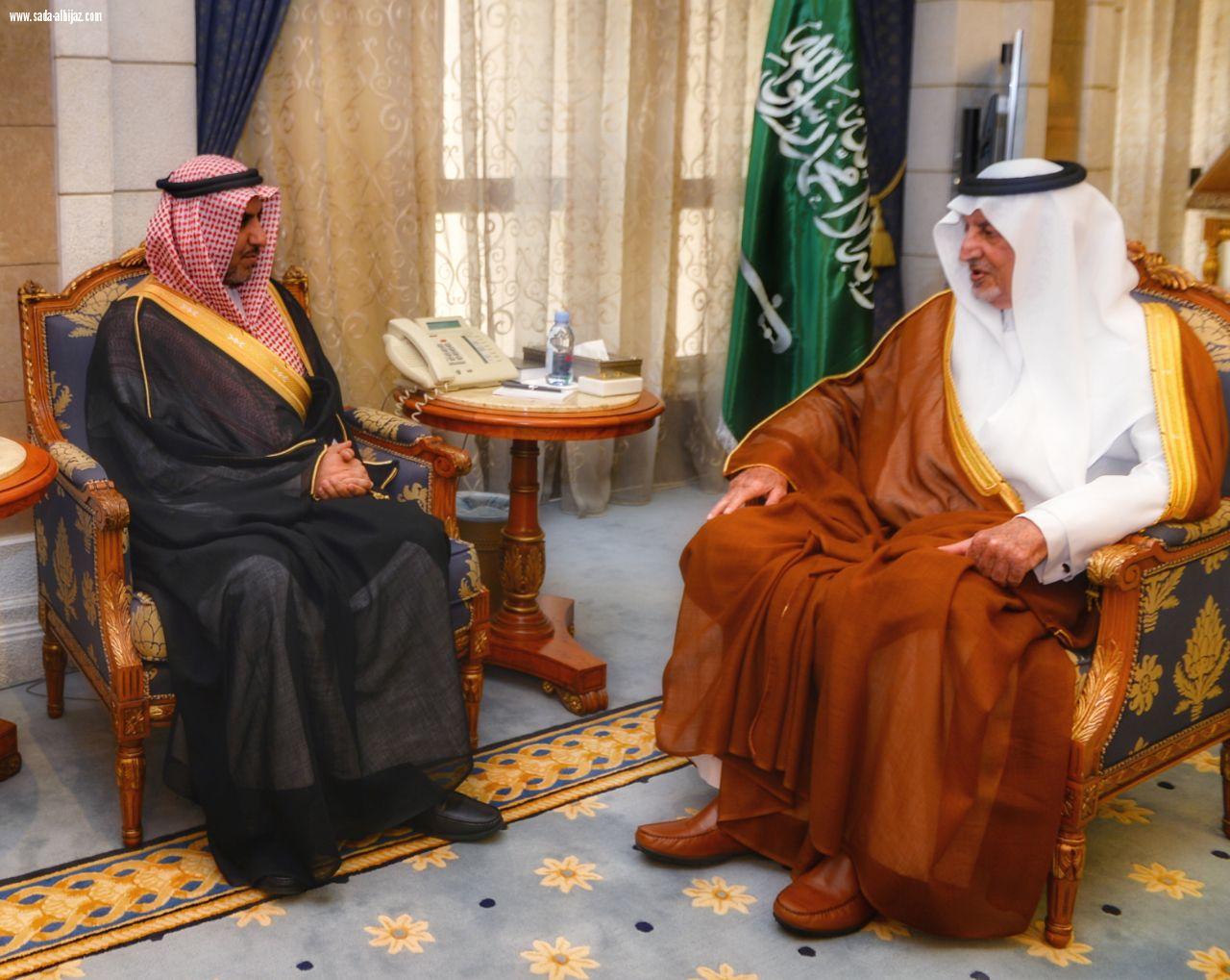 نائب أمير منطقة مكة المكرمة يعتمد الهوية الجديدة للمنتدى