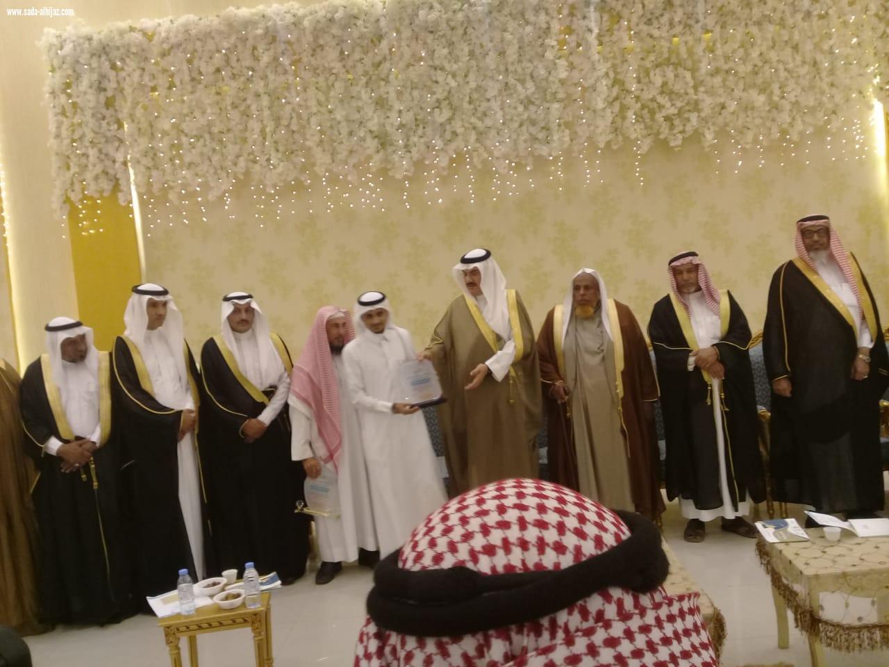 بحضور محافظ الطوال لجنة التنمية تكرم الفائزين بجائزة التميز في دورتها الثالثة ١٤٤٠هـ