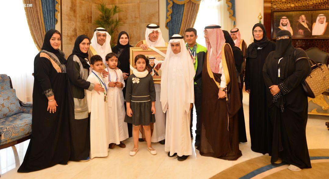 زيارة عدا من ابناء مركز جدة للتوحد التابع لجمعية الفيصلية  للمستشار خادم الحرمين الشريفين  في مقر الإمارة بمكة المكرمة  