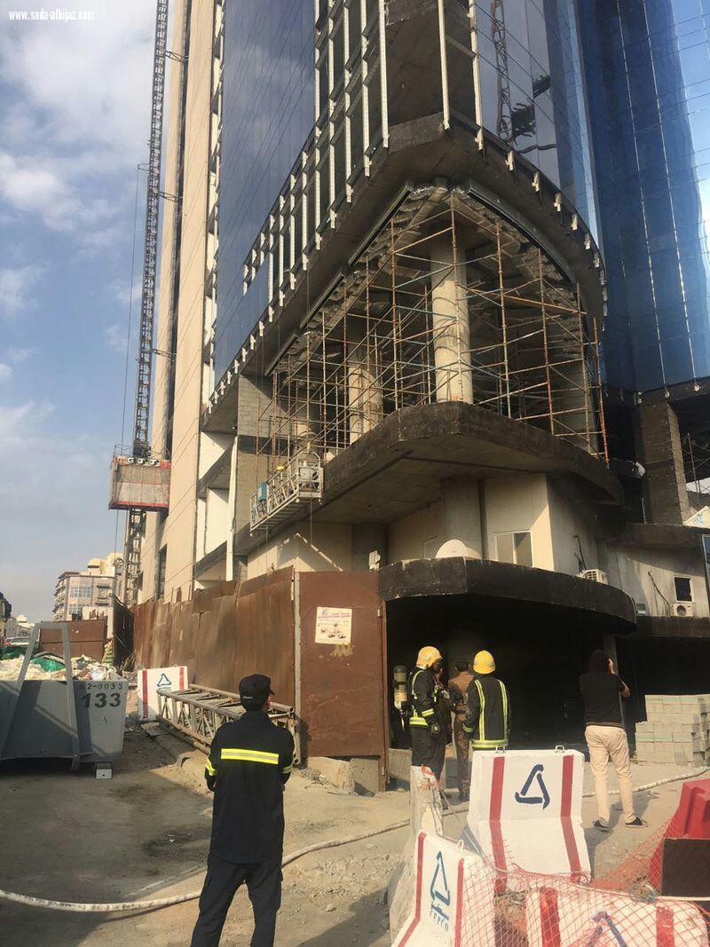 فتح التحقيق لمعرفة مسببات  مدني مكة يخمد حريق في نفايات الخالدية بلا اصابات