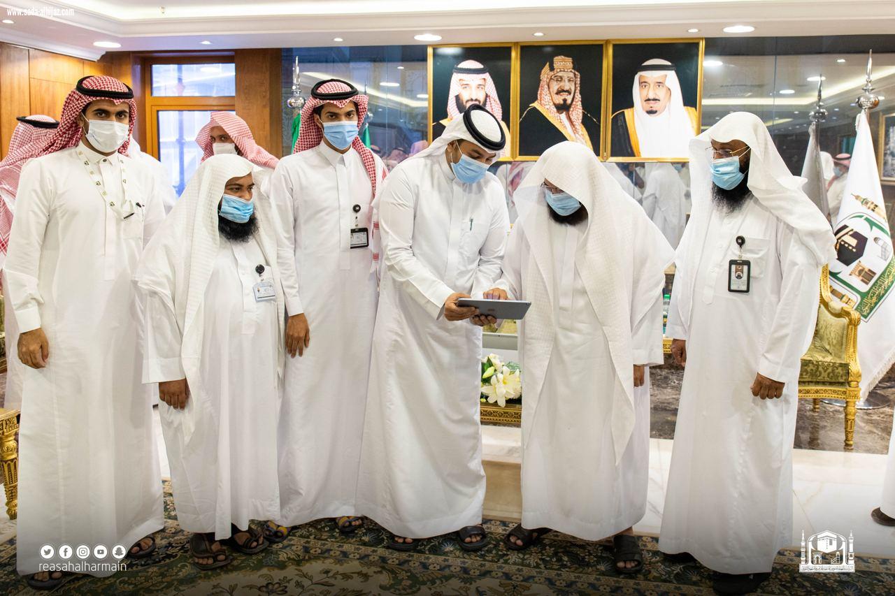 السديس يدشن حملة  خدمة الحاج والزائر وسام فخر لنا