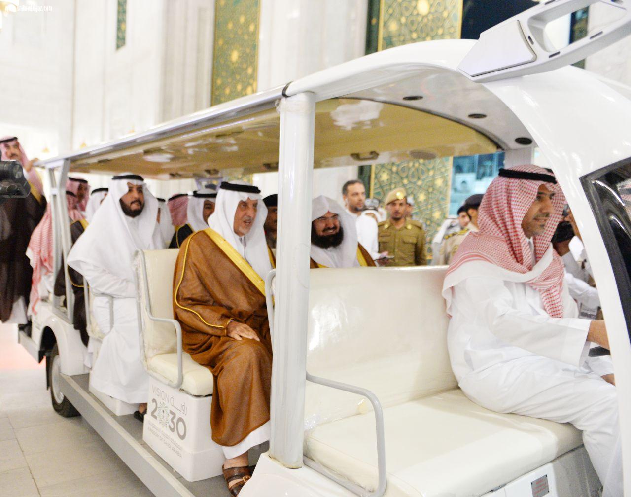 أمير مكة يفتتح مشروع تأهيل بئر زمزم والمنطقة المحيطة به في الحرم المكي 