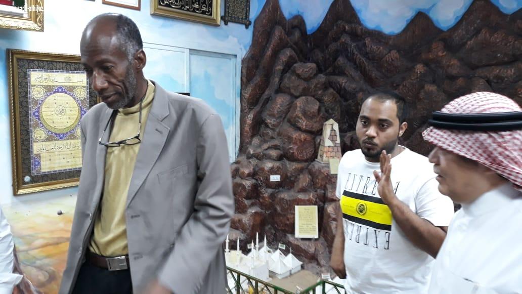 استعداد لاطلاق فعالية لغات وتراث الشعوب رئيس رابطة الجاليات المقيمة بالمملكة لكرة القدم و الرئيس الشرفي للرابطة يزوران مقر اقامة الفعالية متحف عبدالرؤوف خليل 