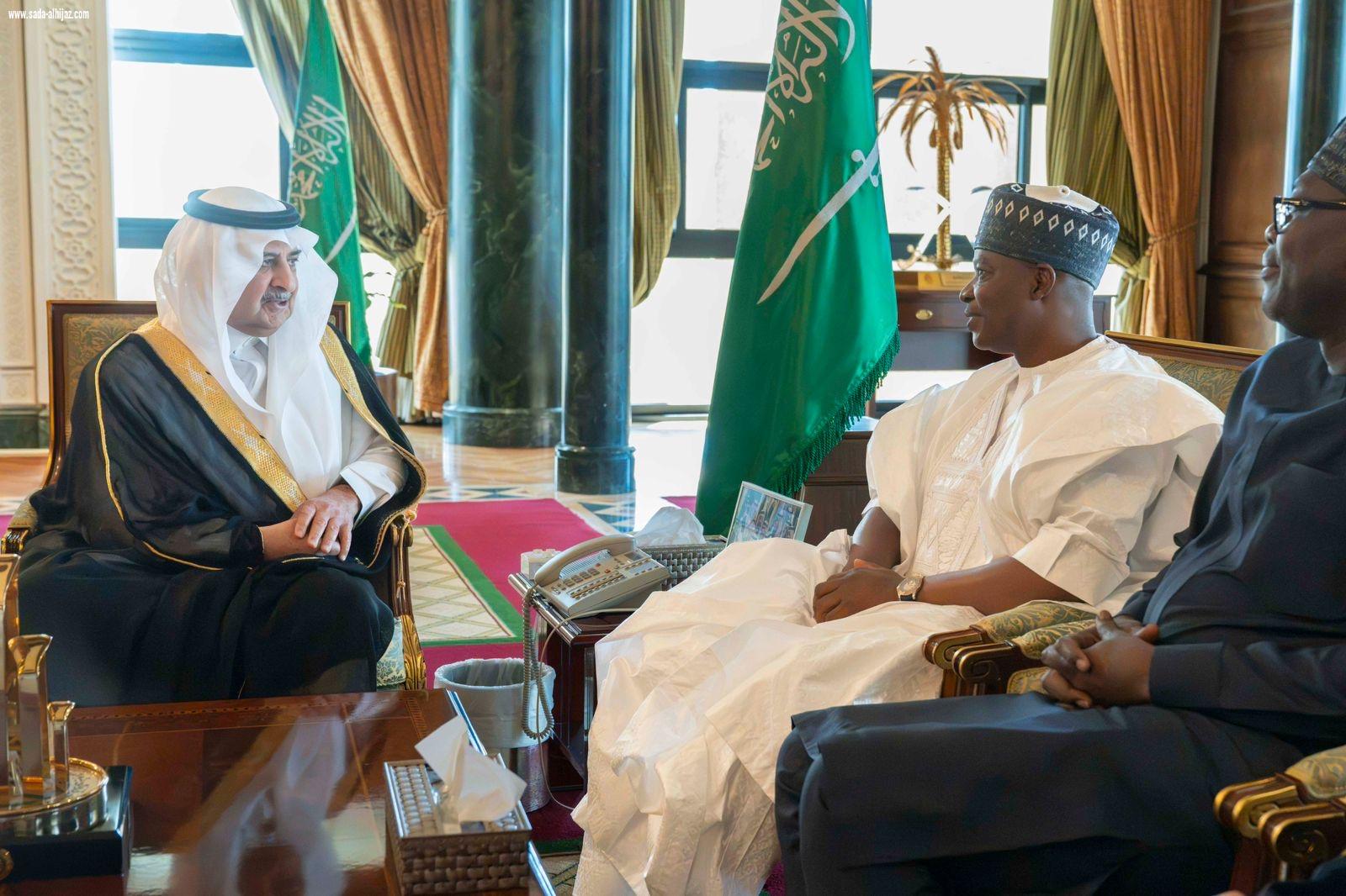 أمير تبوك يستقبل القنصل العام لجمهورية غانا  