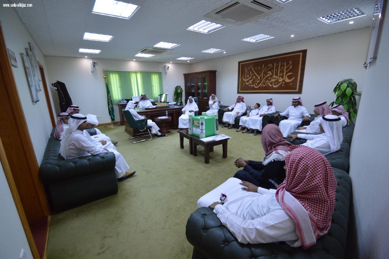 المساعد للشؤون التعليمية يشيد بطلاب الإعاقة البصرية ويثنى على إبداعاتهم بمناسبة اليوم العالمي للعصا البيضاء 