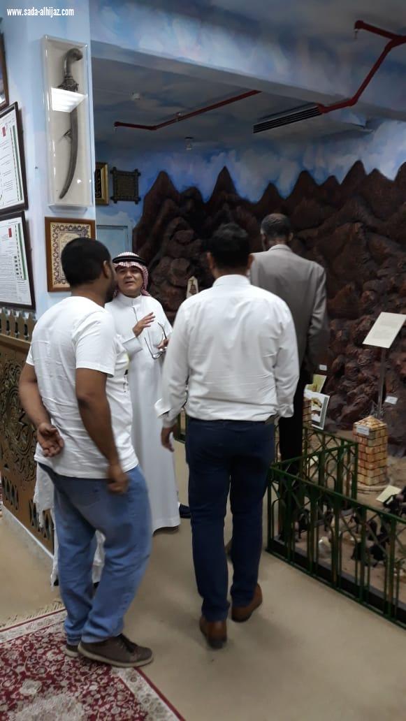 استعداد لاطلاق فعالية لغات وتراث الشعوب رئيس رابطة الجاليات المقيمة بالمملكة لكرة القدم و الرئيس الشرفي للرابطة يزوران مقر اقامة الفعالية متحف عبدالرؤوف خليل 