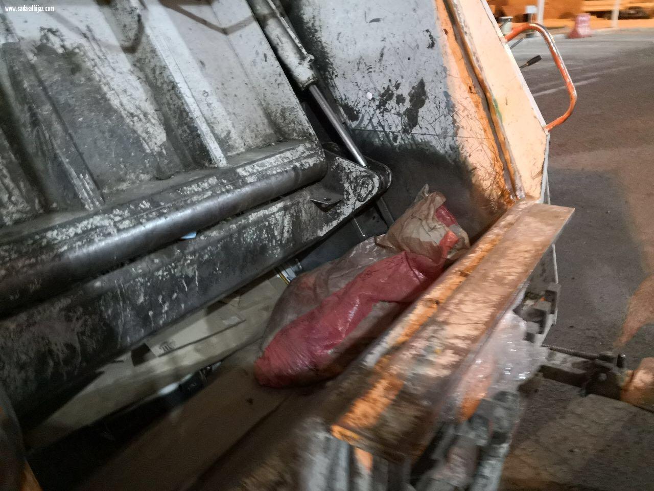 ضبط سيارة نقل في محاولة تهريب لحوم فاسدة الى مكة