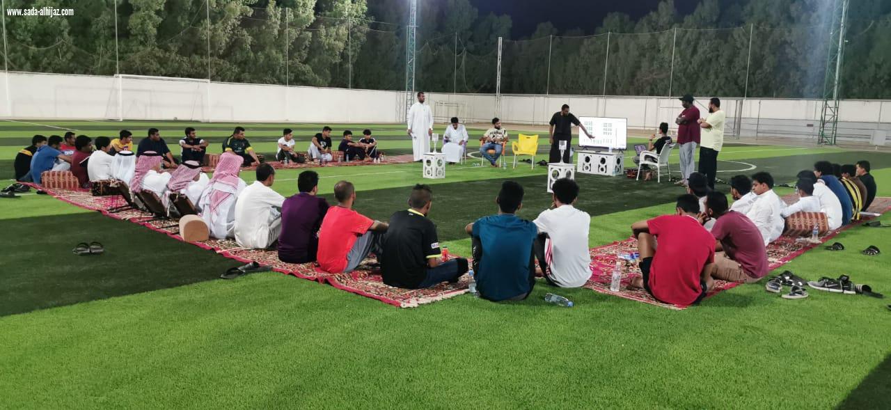 بحضور مدير مكتب رابطة الاحياء بالحد الحنوبي ومستشار لجنة التنمية بالطوال اجراء قرعة دورة الحد الجنوبي الاولى لكرة القدم