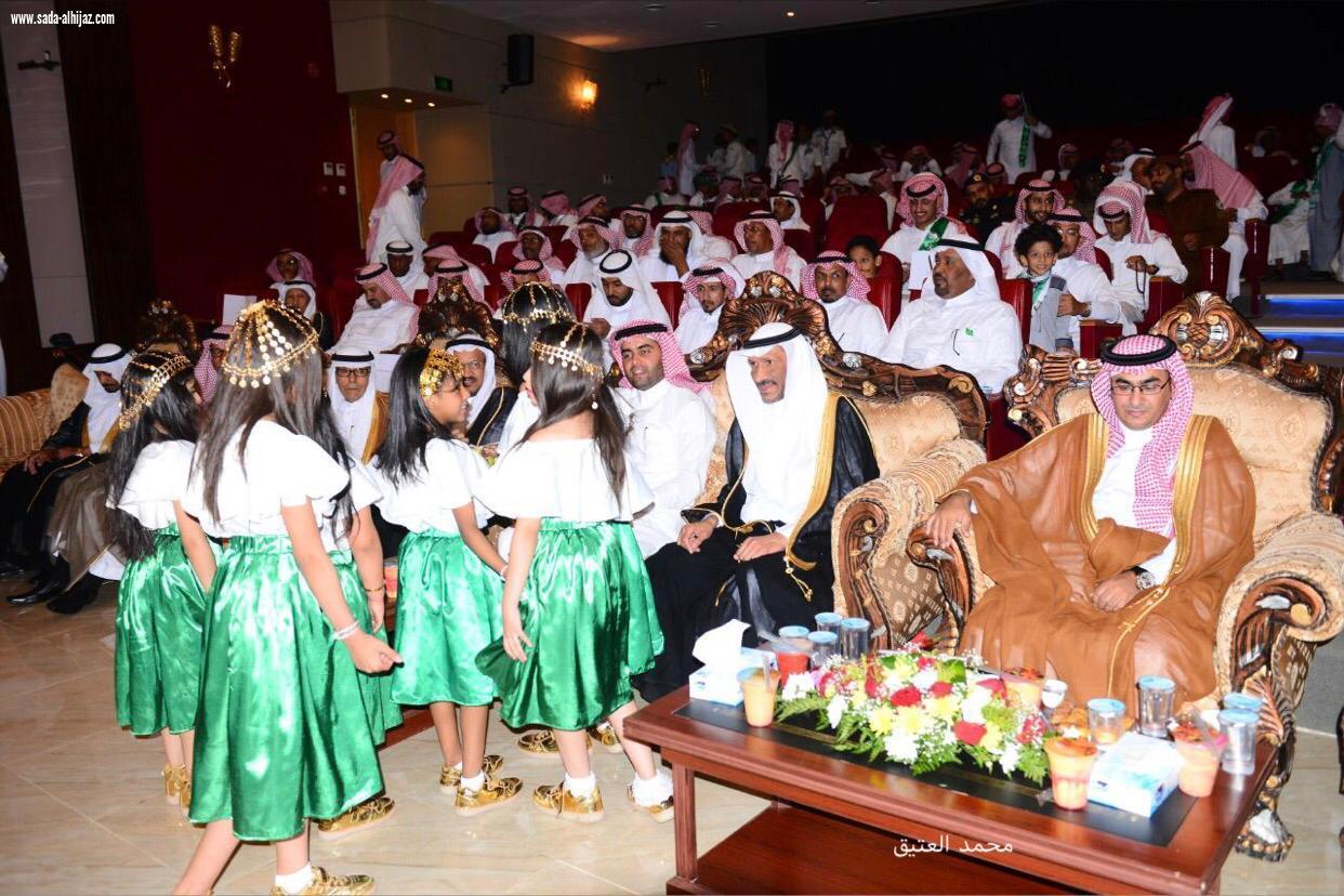 فريق فراشات العلا الترفيهي يحتفي بالوطن