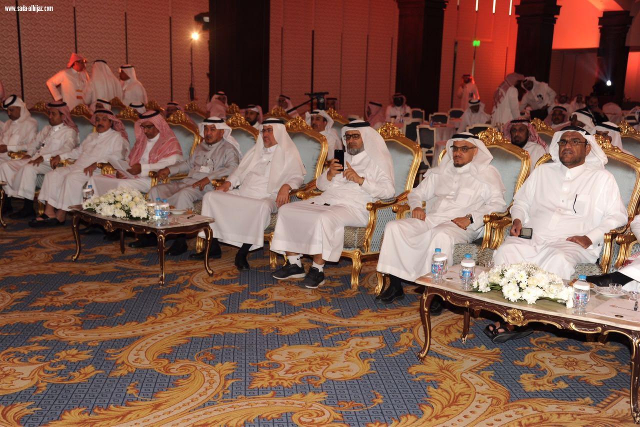 العيادة يطلق فعاليات  منتدى النحالين الوطني بالطائف 