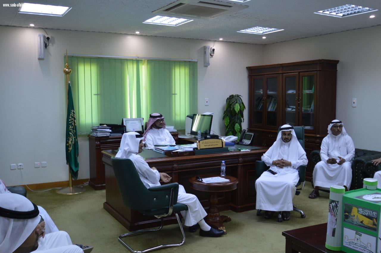 المساعد للشؤون التعليمية يشيد بطلاب الإعاقة البصرية ويثنى على إبداعاتهم بمناسبة اليوم العالمي للعصا البيضاء 