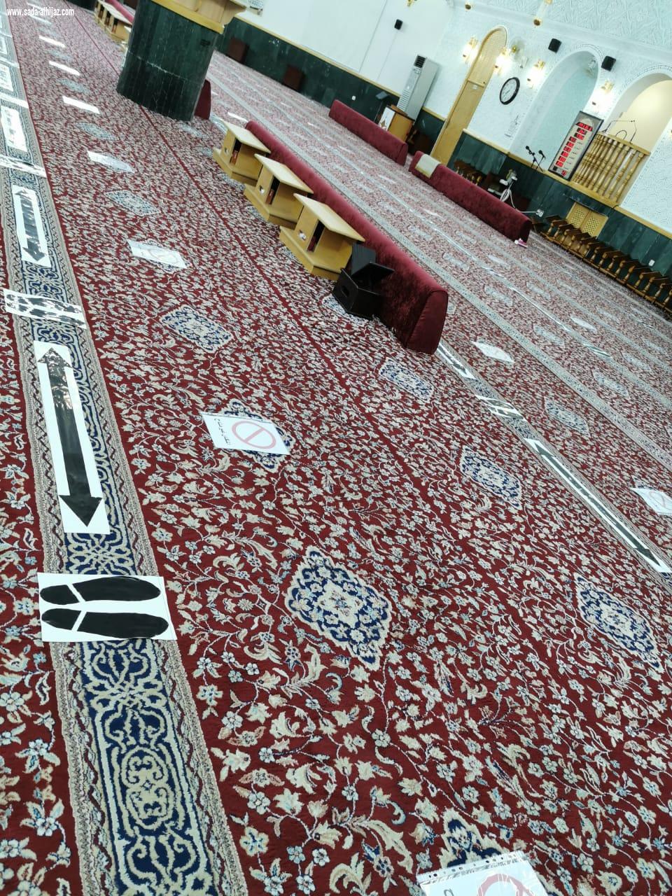 جمعية اليقظة النسائية بالشراكة المجتمعية مع شركاء النجاح فريق إحسان الطائف التطوعي والفن لمسة للطباعة والتغليف والهدايا في ( مبادرة بيوت الله عامرة لتطهير وتعقيم المساجد )