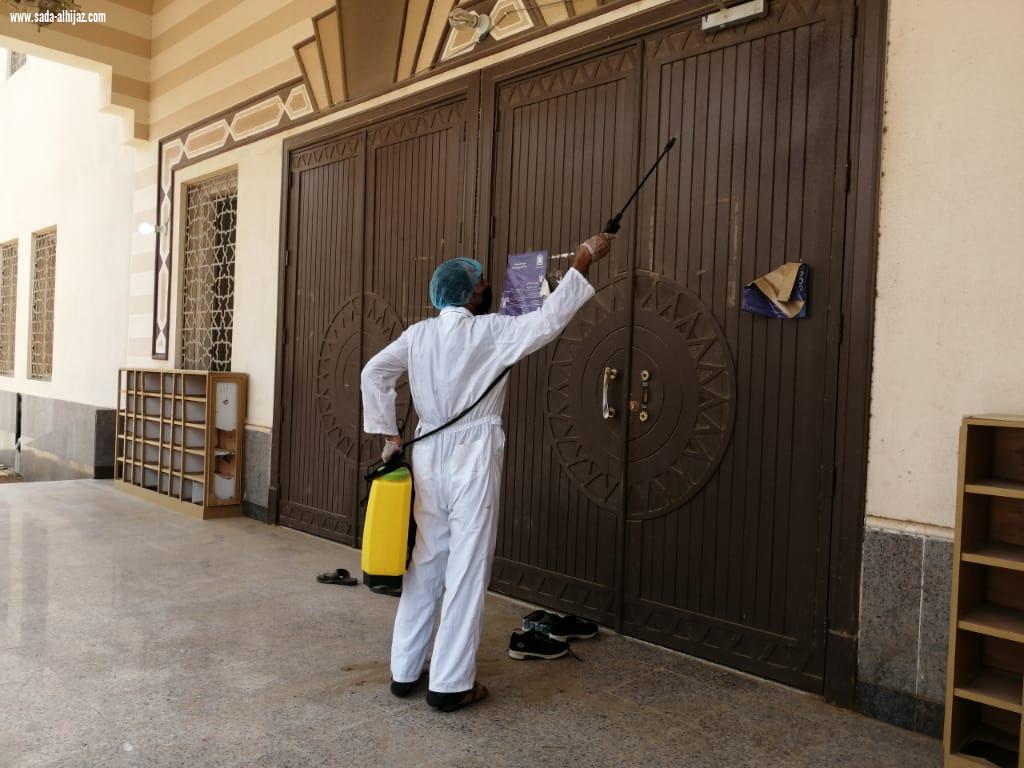 مدير عام فرع الوزارة في منطقة جازان الشيخ أسامة مدخلي يوجه بصيانة وتعقيم المساجد ومرافقها 