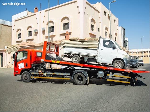 ضمن جهودها لتحسين المشهد الحضري.. أمانة تبوك تعالج المركبات التالفة والمهملة وترفع 115 مركبة 