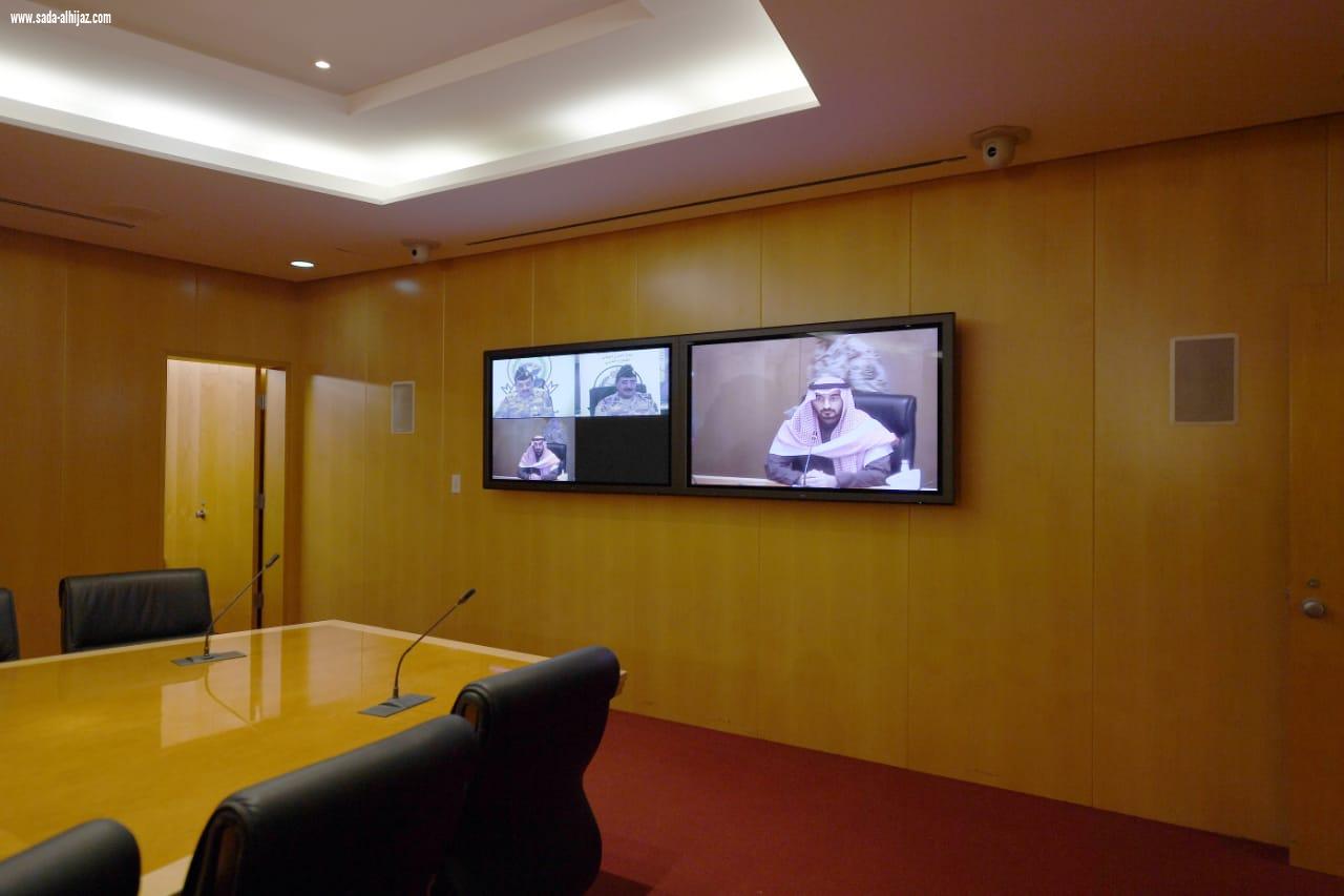 سمو الأمير عبدالله بن بندر يتفقد مركز القيادة الرئيسي لطمأن على قوات الحرس الوطني في الحد الجنوبي