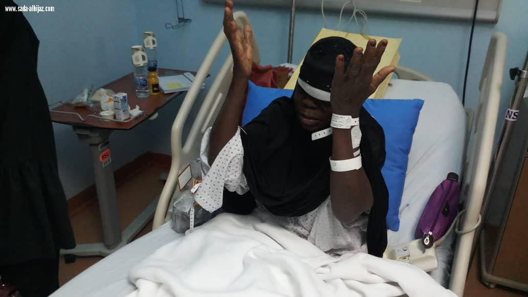 الشؤون العامة لمطوفي أفريقيا غيرالعربية تطمئن على صحة حاجة من ساحل العاج 