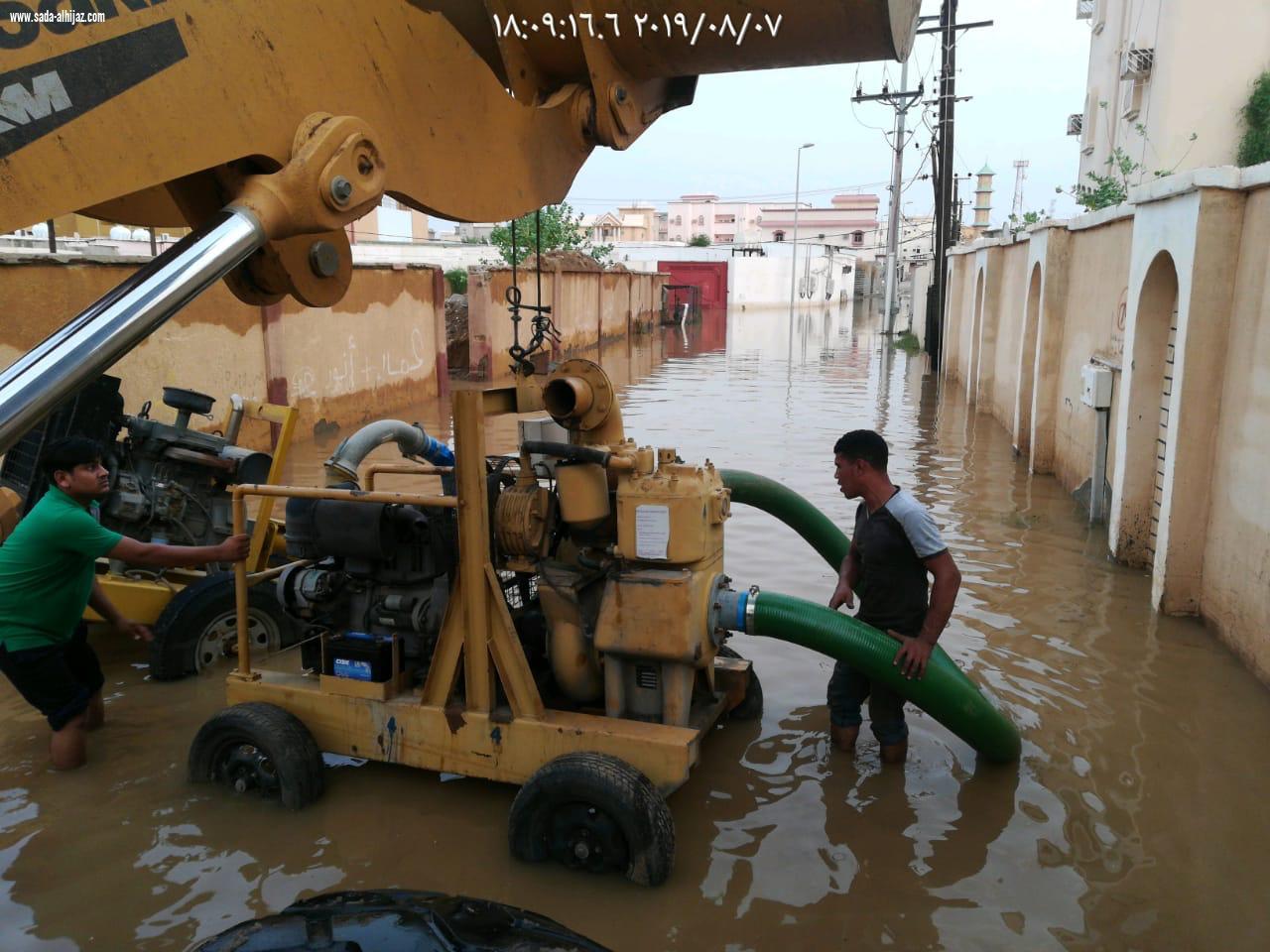 بلدية محافظة الطوال بالحد الجنوبي تستنفر كافة جهودها لمواجهة الأمطار والسيول