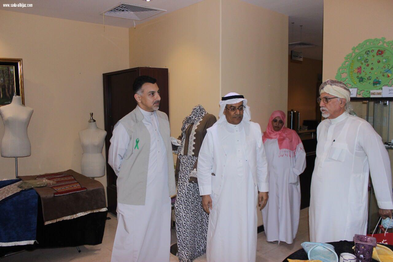 الدكتور خالد ادريس يزور جمعية الأيادي الحرفية بمنطقة مكة المكرمة