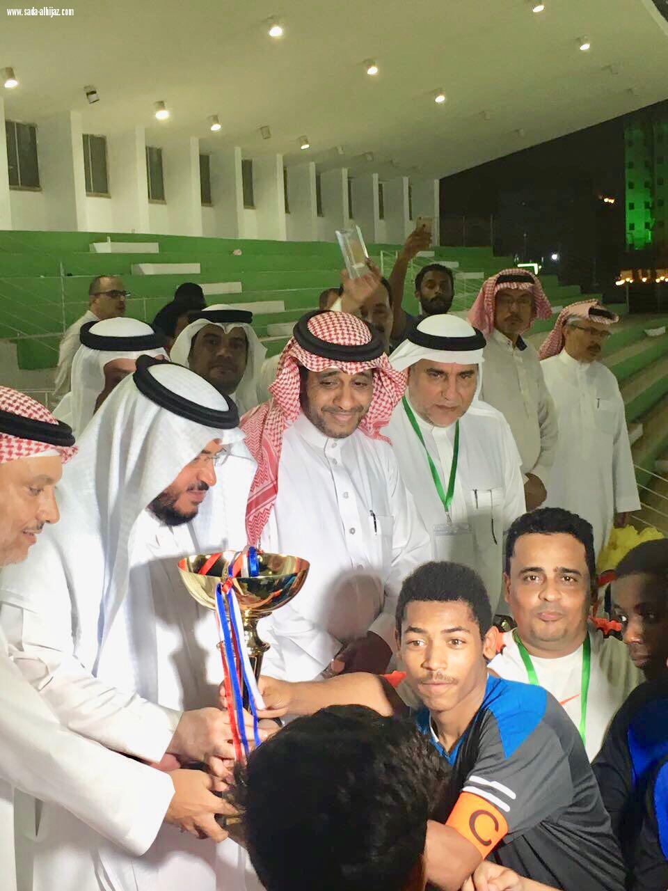 بحضور المساعد التعليمي تعليم جده يحصد كأس تصفيات بطوله التعليم