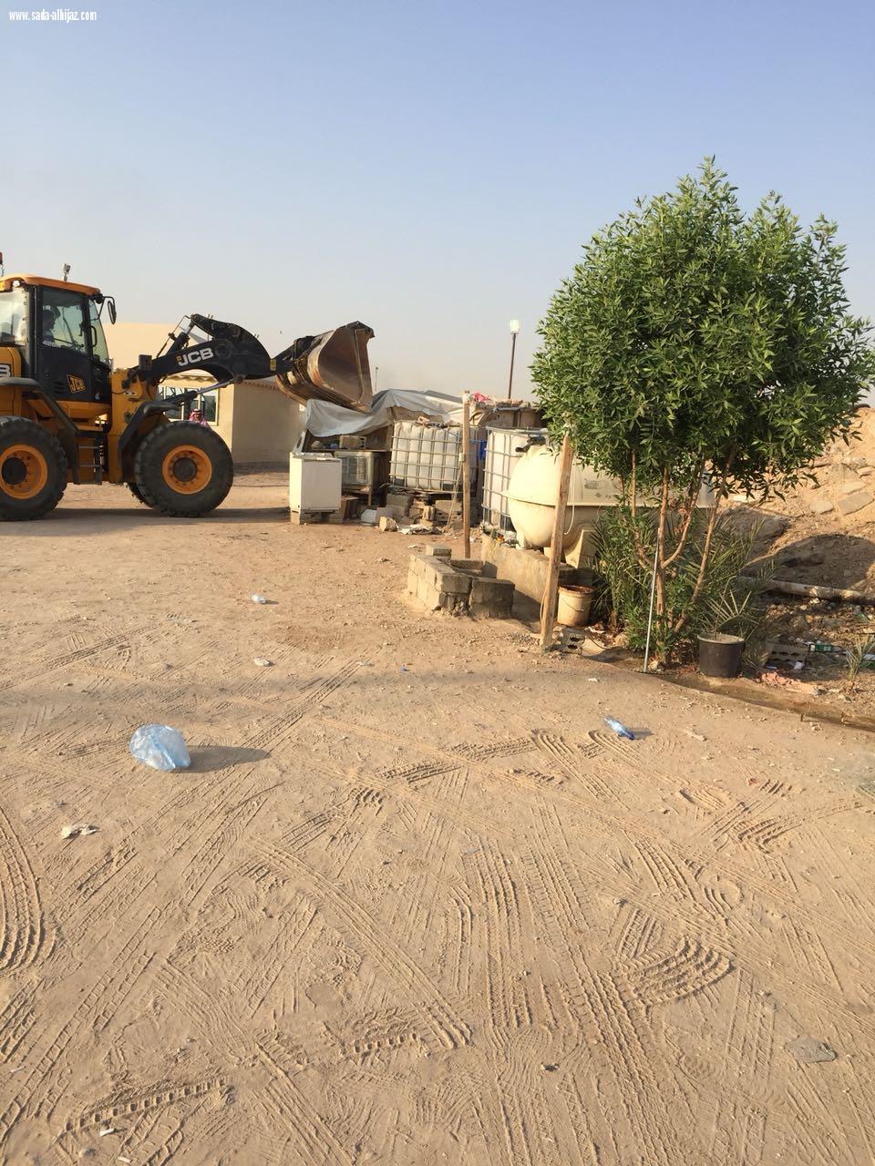 إزالة 66 مخيم عشوائي بمنطقة الرياض مخالفة للأنظمة .