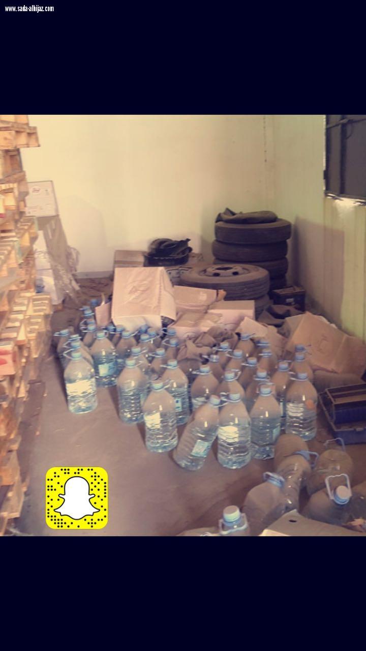 ضبط وإغلاق مستودع مخالف بالجموم