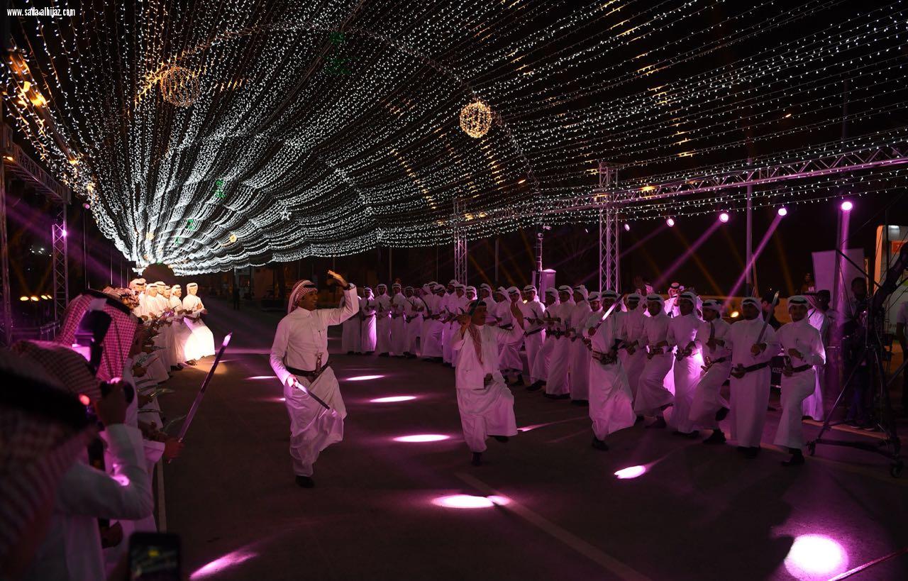 أمير عسير يدشن كرنفال خميس مشيط الضوئي 