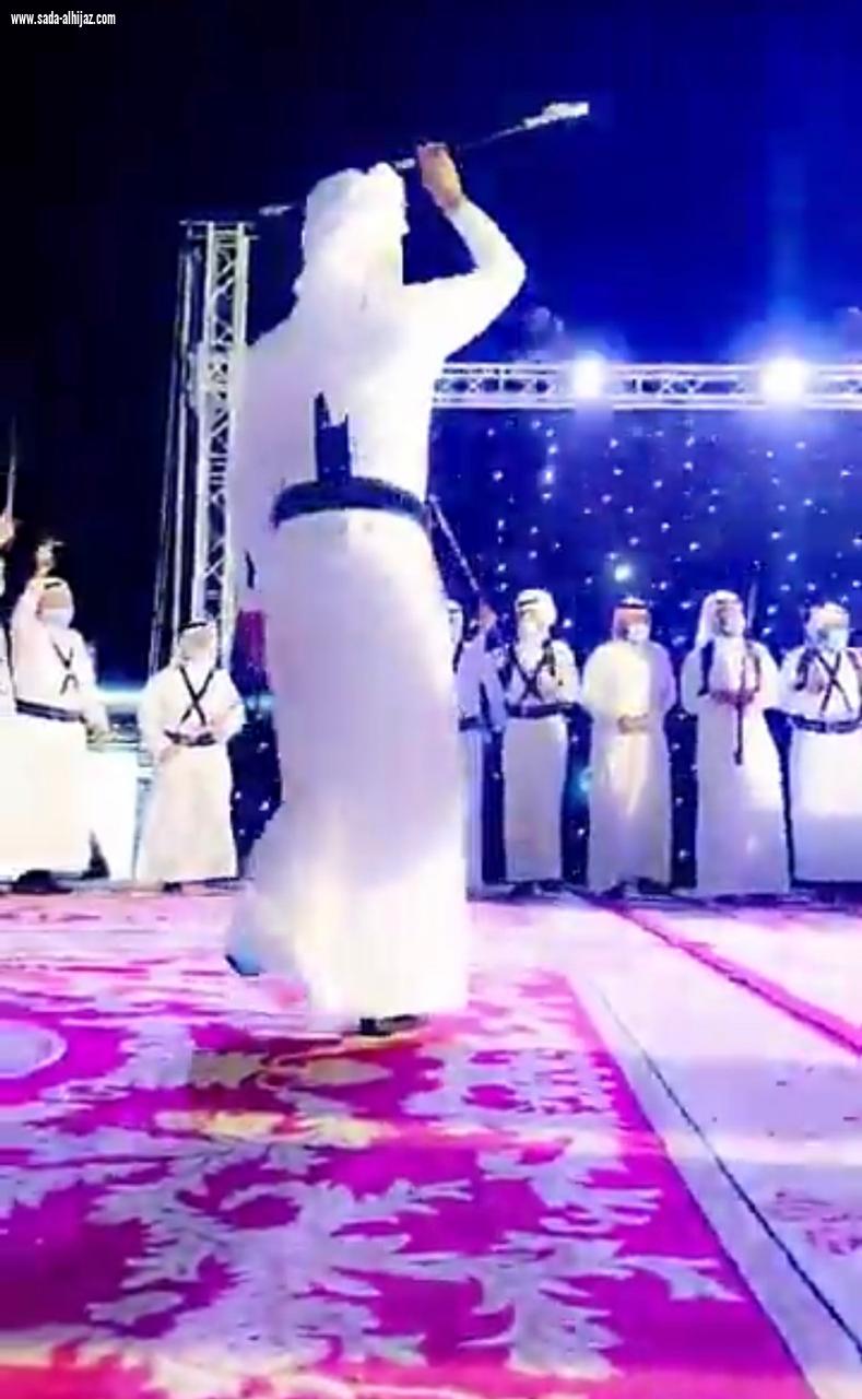 صفوف بني سعد للموروث الشعبي تحتفل بمناسبة شفاء خادم الحرمين الشريفين الملك سلمان بن عبدالعزيز آل سعود بمحافظة الطائف .