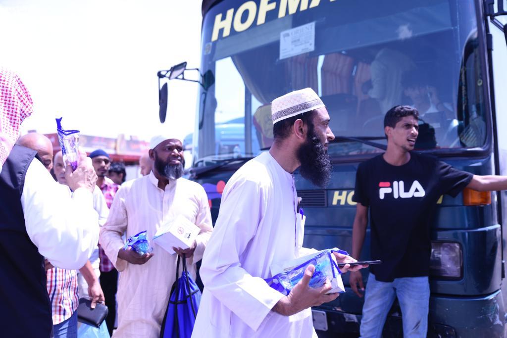 وتستمر قوافل الخير