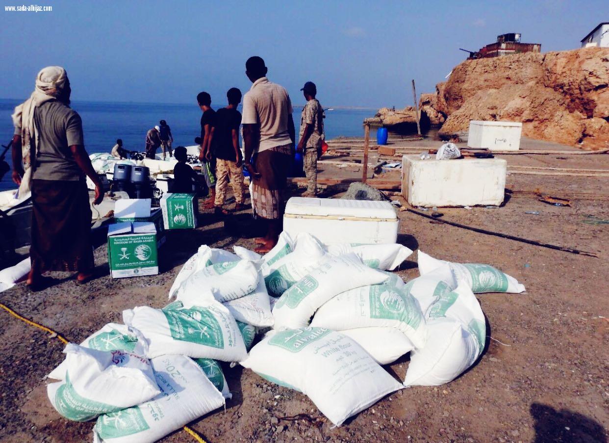 مركز الملك سلمان للإغاثة‬⁩ يقدم حملة إغاثية جديدة لسكان جزيرتي ⁧‫الفشت‬⁩ و ⁧بكلان‬⁩ اليمنيتين