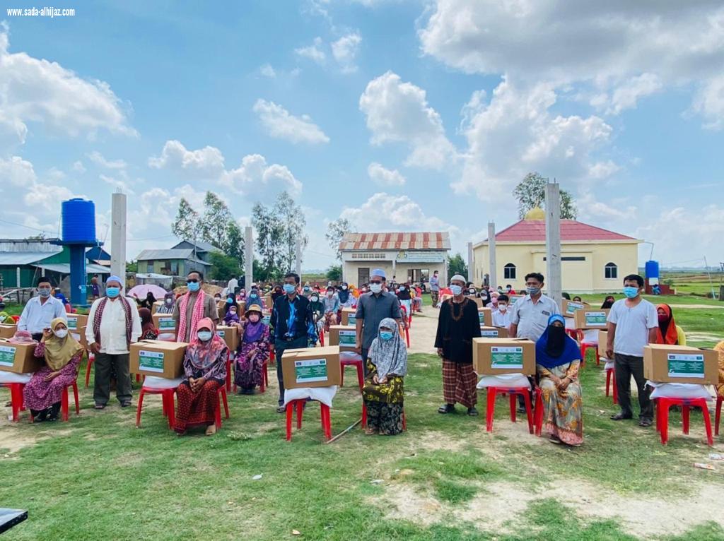 وزارة الشؤون الإسلامية تستكمل توزيع 1100 سلة غذائية في دولة فيتنام ضمن برنامج خادم الحرمين الشريفين للإفطار 