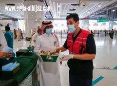 بالحلوى والبخور والقهوة.. رئاسة شؤون الحرمين تستقبل ضيوف الرحمن