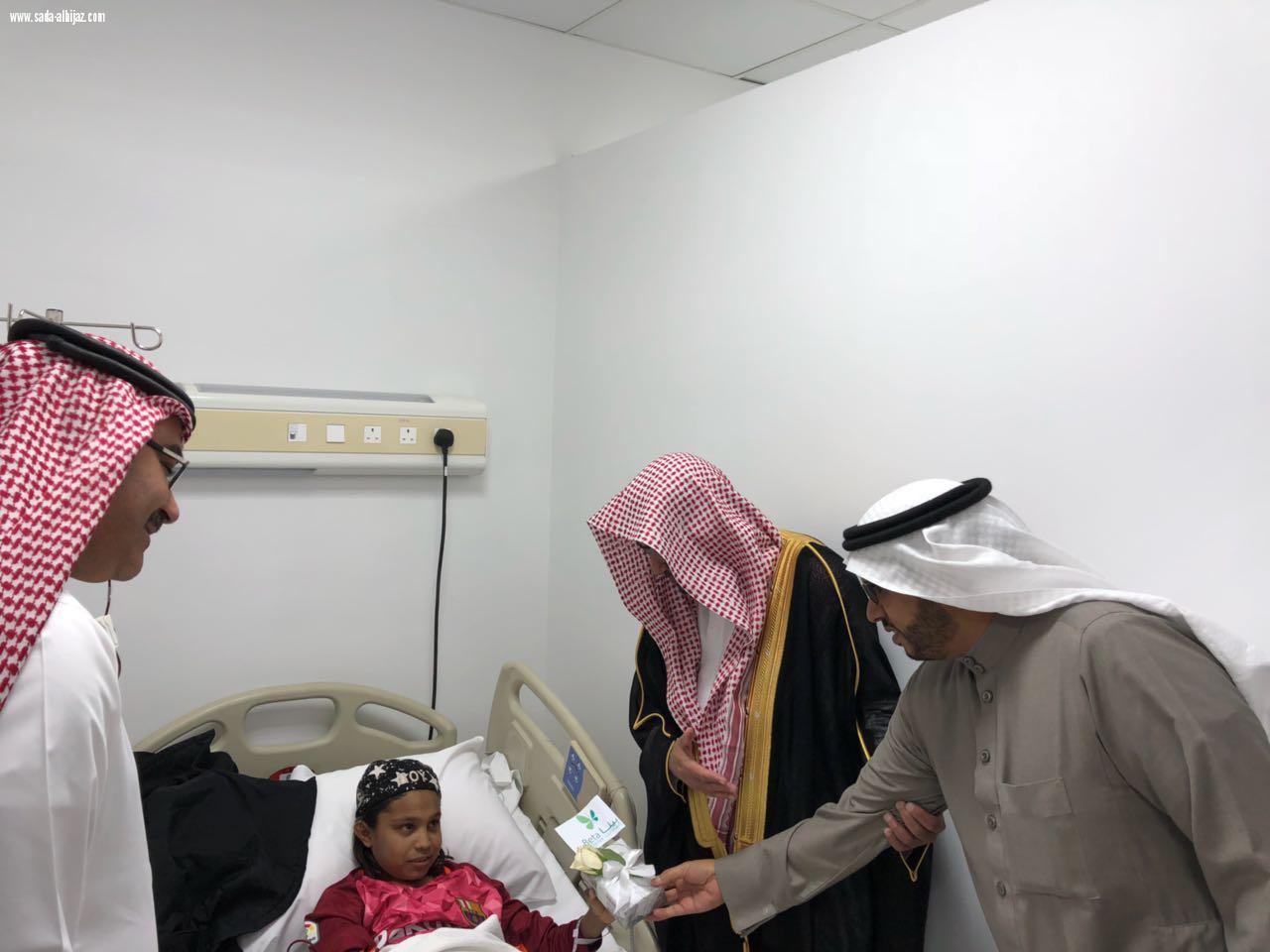 الشيخ صالح المغامسي  يزور مرضى السرطان في مستشفى الملك فهد بالمدينة 